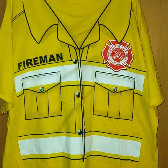 Fireman Tshirt for Halloween 2XL - Picture 2 of 4